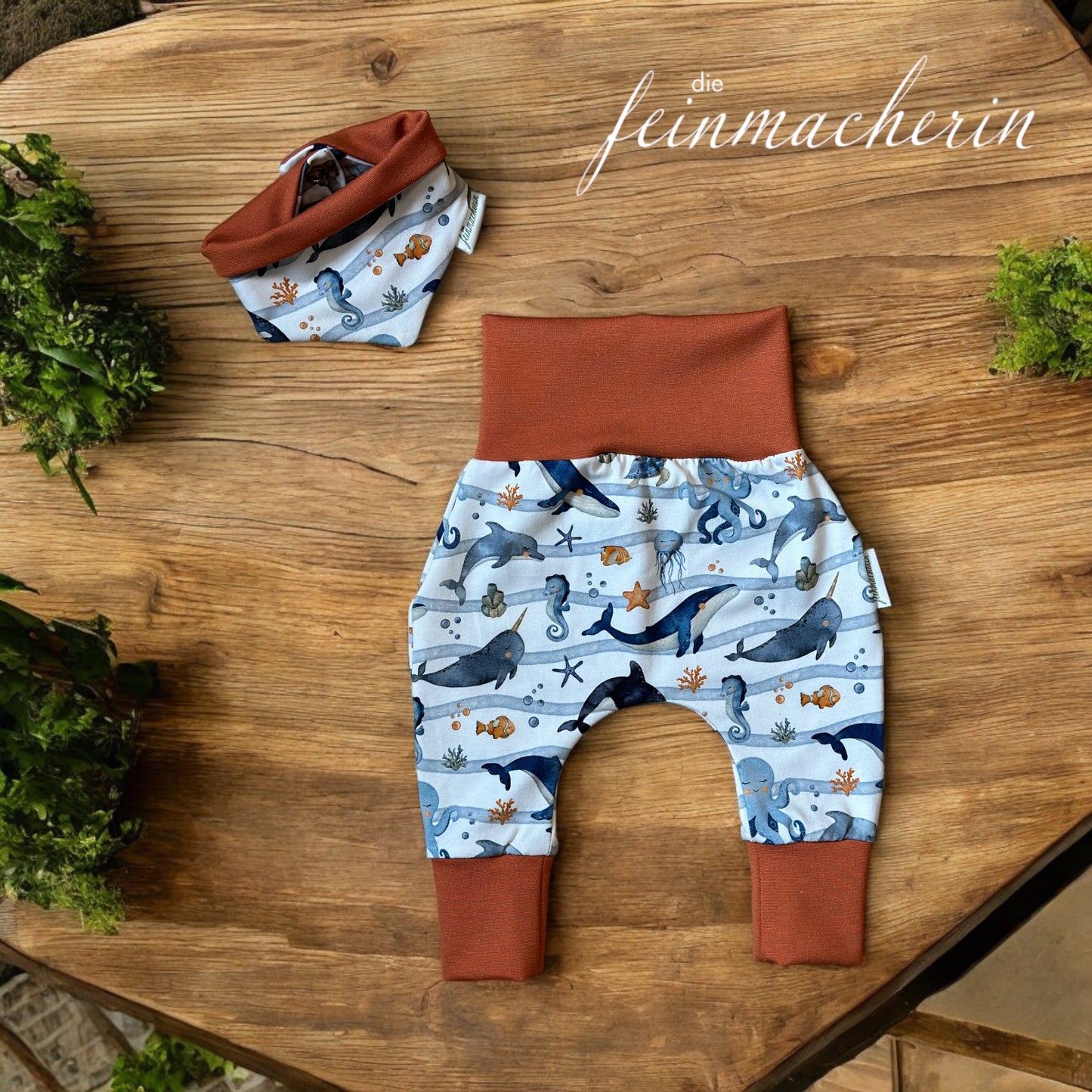 Baby-Geschenk-Set Wale/rostbraun